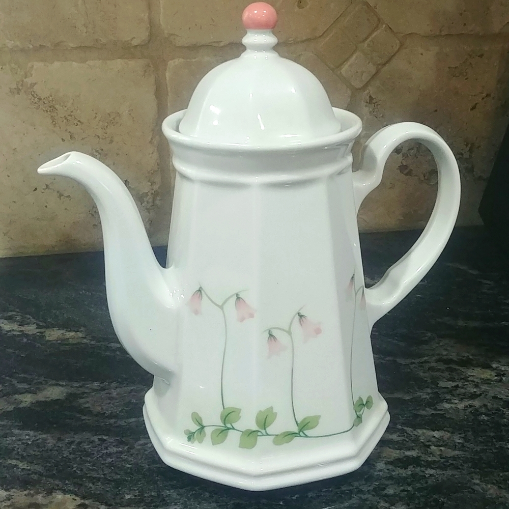 BODA Shop Sweden Porcelain Coffee/Tea Pot Floral H-9"